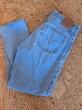 Levis High Rise Slim Fit 501
